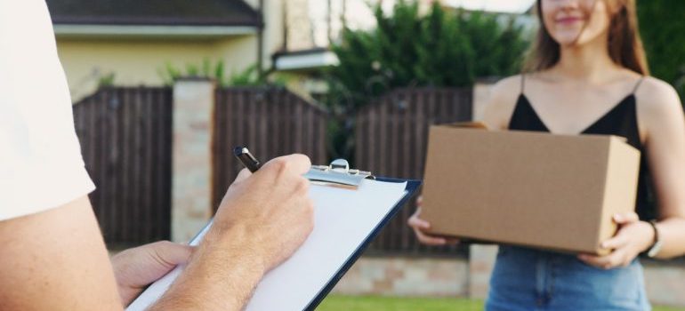 A mover writing down an inventory